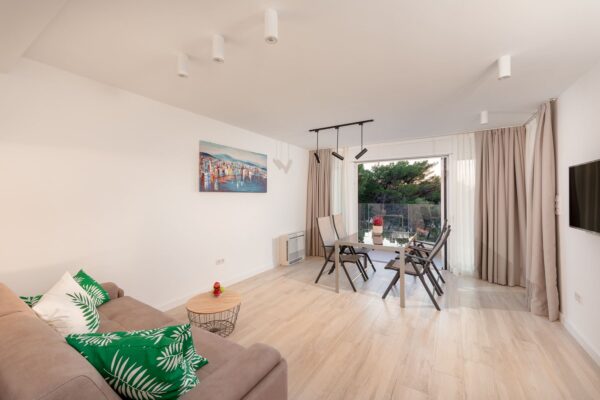 Gallery Thumbnail https://makarska-touristik.com/wp-content/uploads/2018/11/Promajna-Holiday-Home-Villa-01-A2-1.jpg