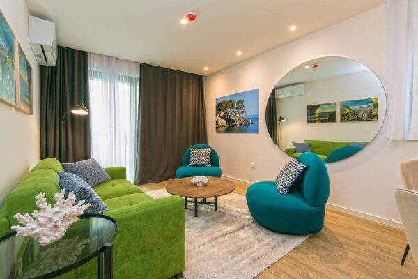 Gallery Thumbnail https://makarska-touristik.com/wp-content/uploads/2024/05/Deluxe-two-bedroom-apartment-with-pool-access-1.jpg