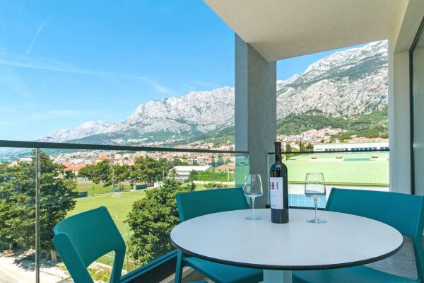Gallery Thumbnail https://makarska-touristik.com/wp-content/uploads/2024/05/Deluxe-two-bedroom-apartment-with-pool-access-18.jpg