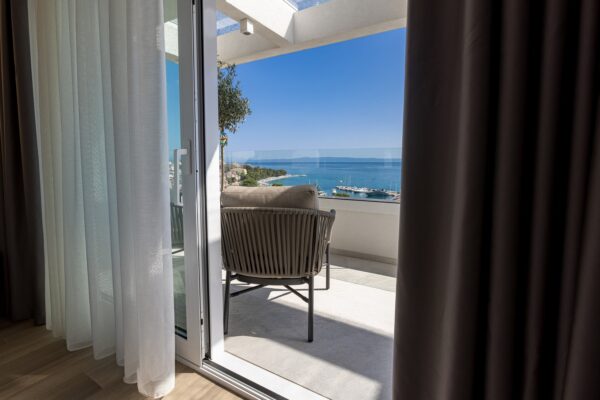 Gallery Thumbnail https://makarska-touristik.com/wp-content/uploads/2024/07/Luxus-Villa-M-two-bedroom-apart-6.jpg