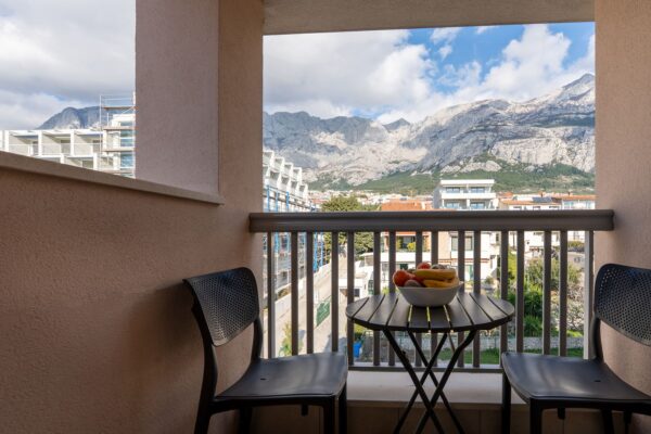 Gallery Thumbnail https://makarska-touristik.com/wp-content/uploads/2024/12/Beach-apartment-simic-room-for-two-8.jpg