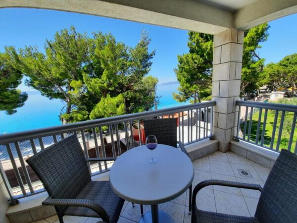 Gallery Thumbnail https://makarska-touristik.com/wp-content/uploads/2024/12/Beach-apartment-simic-three-bedroom-apartment-1.jpg