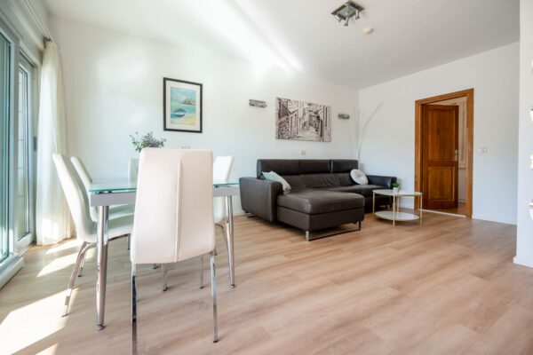 Gallery Thumbnail https://makarska-touristik.com/wp-content/uploads/2024/12/Beach-apartment-simic-three-bedroom-apartment-11-1.jpg