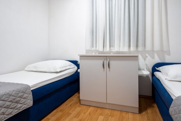 Gallery Thumbnail https://makarska-touristik.com/wp-content/uploads/2024/12/Beach-apartment-simic-three-bedroom-apartment-13-1.jpg