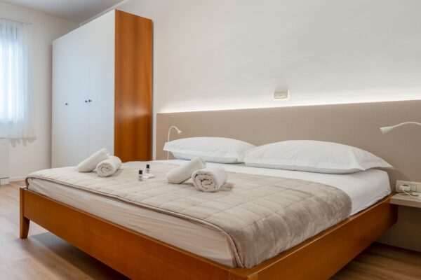 Gallery Thumbnail https://makarska-touristik.com/wp-content/uploads/2024/12/Beach-apartment-simic-three-bedroom-apartment-16.jpg