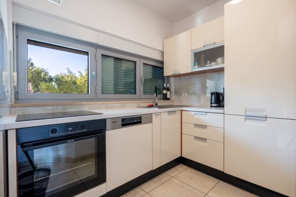 Gallery Thumbnail https://makarska-touristik.com/wp-content/uploads/2024/12/Beach-apartment-simic-three-bedroom-apartment-4-1.jpg