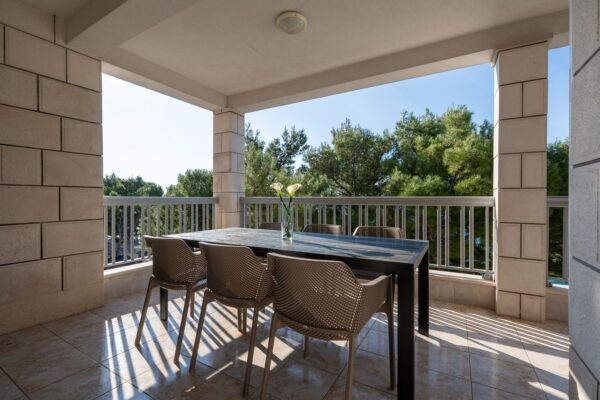 Gallery Thumbnail https://makarska-touristik.com/wp-content/uploads/2024/12/Beach-apartment-simic-three-bedroom-apartment-5-1.jpg