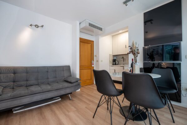 Gallery Thumbnail https://makarska-touristik.com/wp-content/uploads/2024/12/Beach-apartment-simic-two-bedroom-apartment-14.jpg