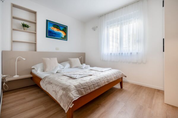 Gallery Thumbnail https://makarska-touristik.com/wp-content/uploads/2024/12/Beach-apartment-simic-two-bedroom-apartment-17.jpg