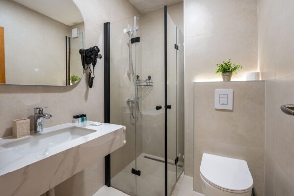 Gallery Thumbnail https://makarska-touristik.com/wp-content/uploads/2024/12/Beach-apartment-simic-two-bedroom-apartment-19.jpg