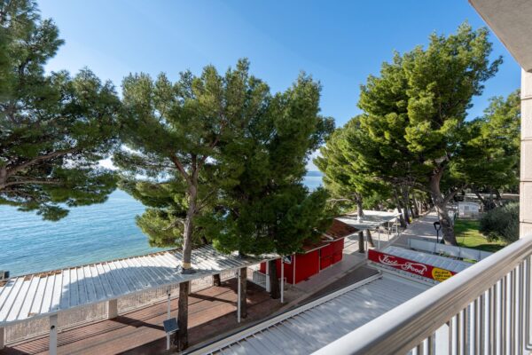 Gallery Thumbnail https://makarska-touristik.com/wp-content/uploads/2024/12/Beach-apartment-simic-two-bedroom-apartment-22.jpg