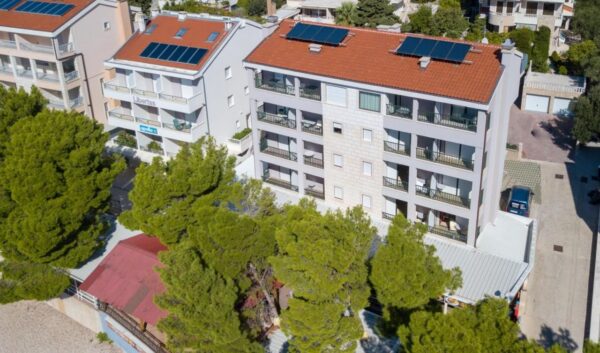 Gallery Thumbnail https://makarska-touristik.com/wp-content/uploads/2026/02/Makarska-beach-apartments-lucija-21-14-1.jpg