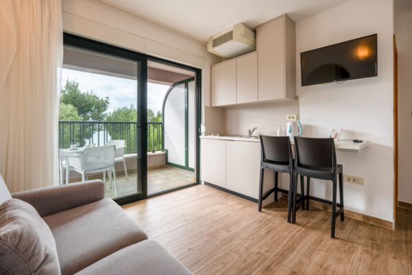 Gallery Thumbnail https://makarska-touristik.com/wp-content/uploads/2026/02/Makarska-beach-apartments-lucija-21-2.jpg