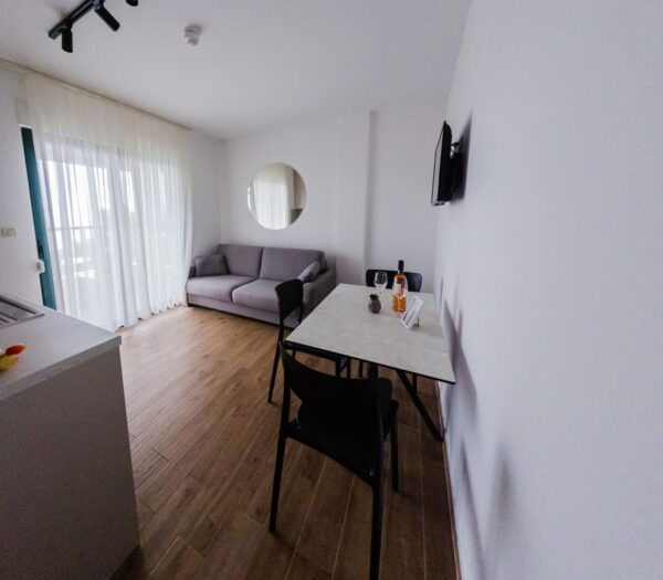 Gallery Thumbnail https://makarska-touristik.com/wp-content/uploads/2026/02/Makarska-beach-apartments-lucija-21-9.jpg
