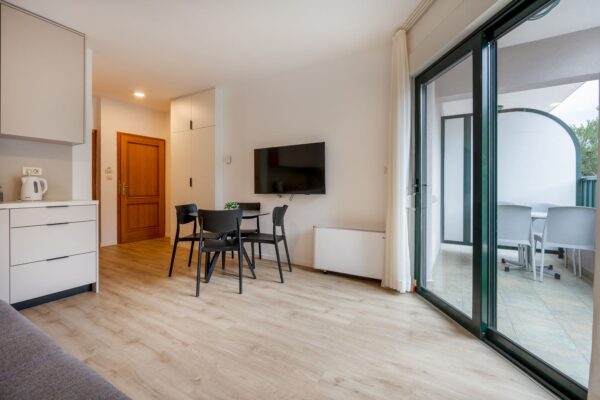 Gallery Thumbnail https://makarska-touristik.com/wp-content/uploads/2026/02/Makarska-beach-apartments-lucija-22-11-1.jpg