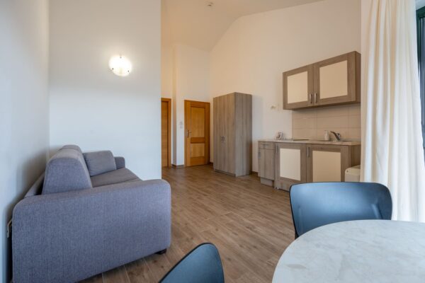 Gallery Thumbnail https://makarska-touristik.com/wp-content/uploads/2026/02/Makarska-beach-apartments-lucija-22-2-2.jpg