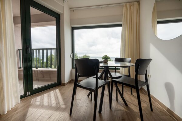 Gallery Thumbnail https://makarska-touristik.com/wp-content/uploads/2026/02/Makarska-beach-apartments-lucija-22-4-2.jpg