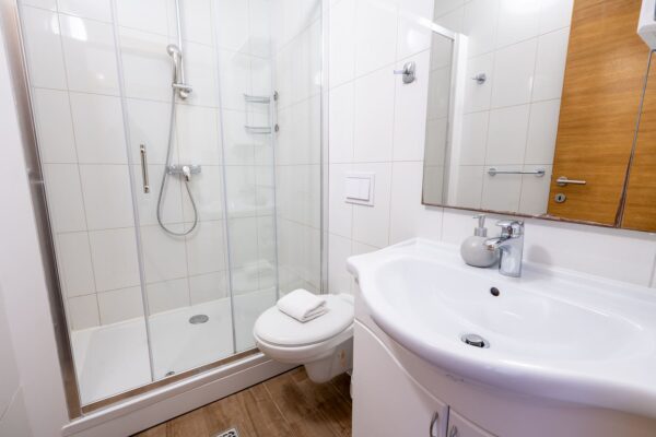 Gallery Thumbnail https://makarska-touristik.com/wp-content/uploads/2026/02/Makarska-beach-apartments-lucija-22-7-2.jpg