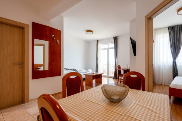 Gallery Thumbnail https://makarska-touristik.com/wp-content/uploads/2026/03/Seaview-Villa-Sunce-Podgora-A2-2-12.jpg