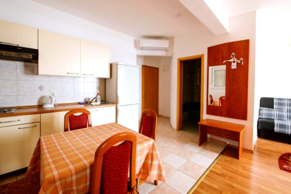 Gallery Thumbnail https://makarska-touristik.com/wp-content/uploads/2026/03/Seaview-Villa-Sunce-Podgora-A2-2-6.jpeg
