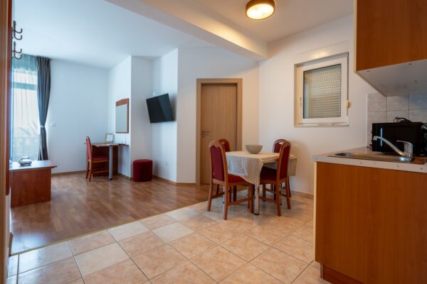 Gallery Thumbnail https://makarska-touristik.com/wp-content/uploads/2026/03/Seaview-Villa-Sunce-Podgora-A2-2-7.jpg