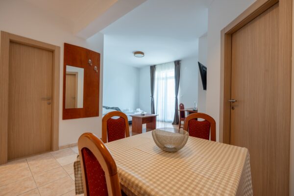 Gallery Thumbnail https://makarska-touristik.com/wp-content/uploads/2026/03/Seaview-Villa-Sunce-Podgora-A2-2-9.jpg