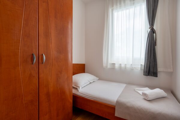 Gallery Thumbnail https://makarska-touristik.com/wp-content/uploads/2026/03/Seaview-Villa-Sunce-Podgora-A3-1-17.jpg