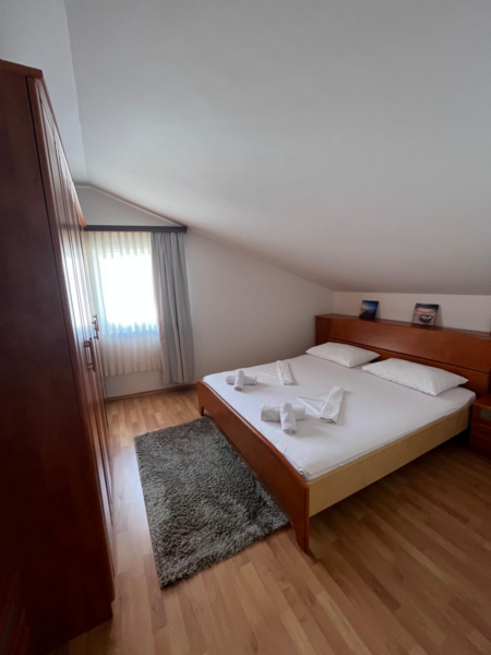 Gallery Thumbnail https://makarska-touristik.com/wp-content/uploads/2026/03/Seaview-Villa-Sunce-Podgora-A5-2-14.png