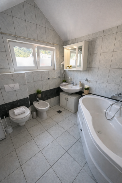Gallery Thumbnail https://makarska-touristik.com/wp-content/uploads/2026/03/Seaview-Villa-Sunce-Podgora-A5-2-7.png