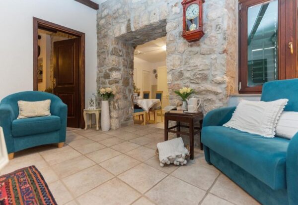 Gallery Thumbnail https://makarska-touristik.com/wp-content/uploads/2026/05/Apartman-Listun-1.jpg