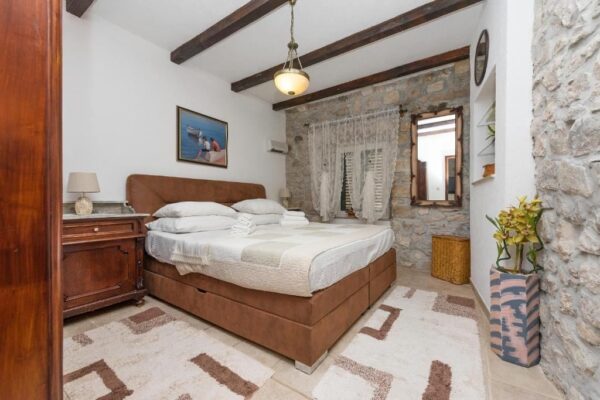 Gallery Thumbnail https://makarska-touristik.com/wp-content/uploads/2026/05/Apartman-Listun-12.jpg