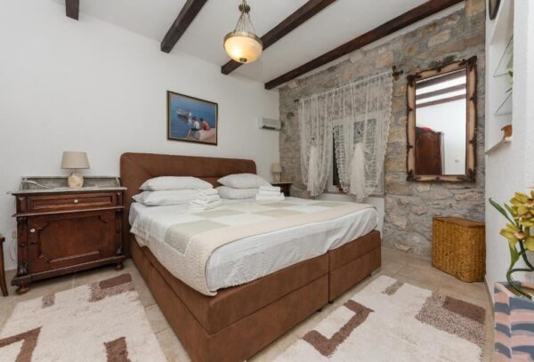 Gallery Thumbnail https://makarska-touristik.com/wp-content/uploads/2026/05/Apartman-Listun-15.jpg