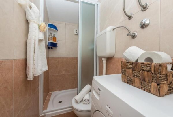 Gallery Thumbnail https://makarska-touristik.com/wp-content/uploads/2026/05/Apartman-Listun-16.jpg