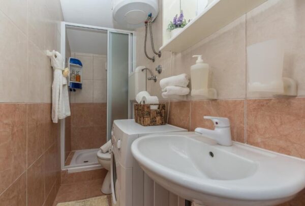 Gallery Thumbnail https://makarska-touristik.com/wp-content/uploads/2026/05/Apartman-Listun-17.jpg
