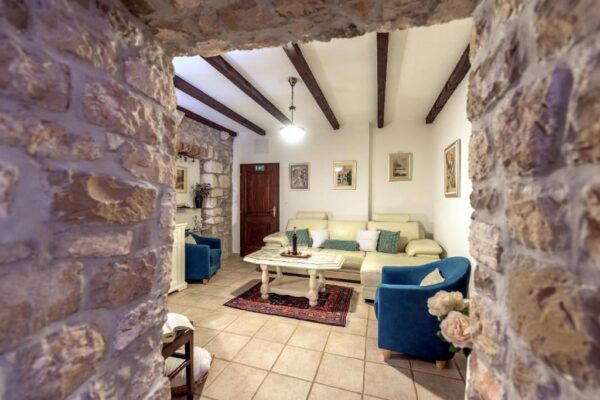 Gallery Thumbnail https://makarska-touristik.com/wp-content/uploads/2026/05/Apartman-Listun-20.jpg