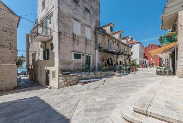 Gallery Thumbnail https://makarska-touristik.com/wp-content/uploads/2026/05/Apartman-Listun-3.jpg