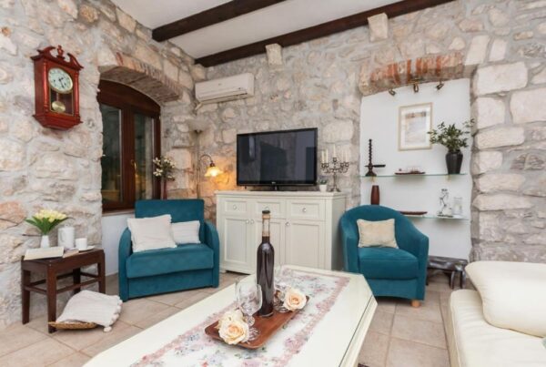 Gallery Thumbnail https://makarska-touristik.com/wp-content/uploads/2026/05/Apartman-Listun-8.jpg