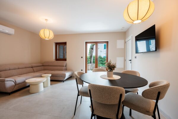 Gallery Thumbnail https://makarska-touristik.com/wp-content/uploads/2026/05/Villa-Merkur-A1-1.jpg