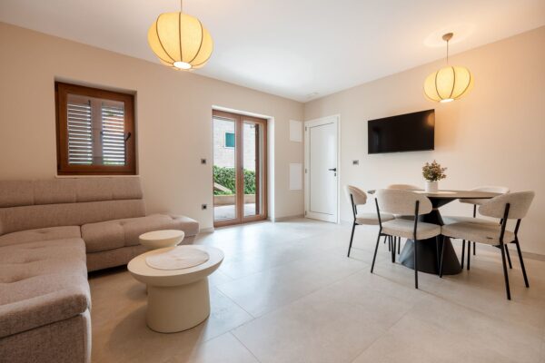 Gallery Thumbnail https://makarska-touristik.com/wp-content/uploads/2026/05/Villa-Merkur-A1-13.jpg