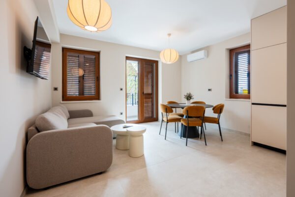 Gallery Thumbnail https://makarska-touristik.com/wp-content/uploads/2026/05/Villa-Merkur-A3-4.jpg