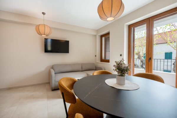 Gallery Thumbnail https://makarska-touristik.com/wp-content/uploads/2026/05/Villa-Merkur-A3-8.jpg