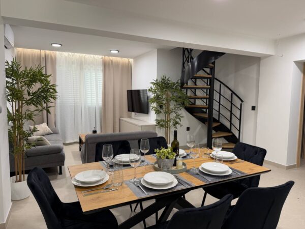 Gallery Thumbnail https://makarska-touristik.com/wp-content/uploads/2026/06/Sunset-apartman-Tucepi-1.jpg