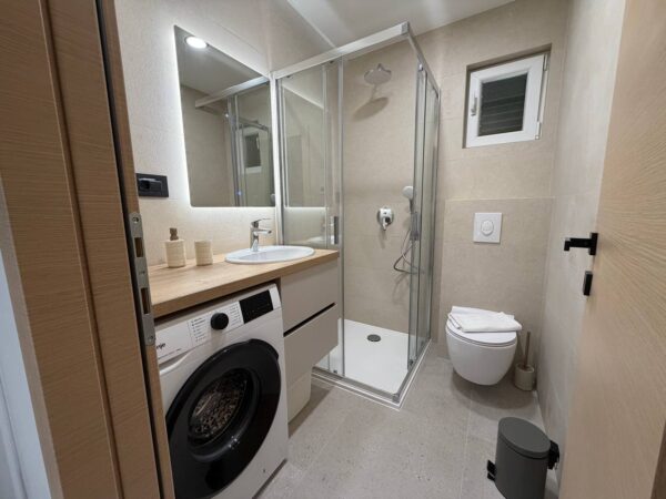 Gallery Thumbnail https://makarska-touristik.com/wp-content/uploads/2026/06/Sunset-apartman-Tucepi-12.jpg