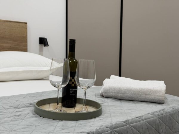 Gallery Thumbnail https://makarska-touristik.com/wp-content/uploads/2026/06/Sunset-apartman-Tucepi-22.jpg