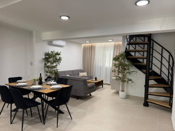 Gallery Thumbnail https://makarska-touristik.com/wp-content/uploads/2026/06/Sunset-apartman-Tucepi-34.jpg