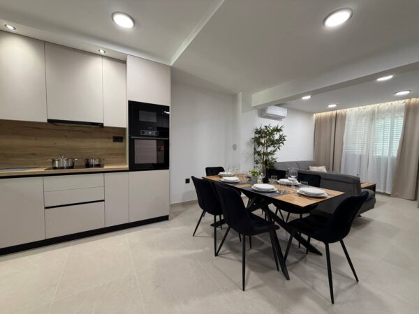 Gallery Thumbnail https://makarska-touristik.com/wp-content/uploads/2026/06/Sunset-apartman-Tucepi-4.jpg