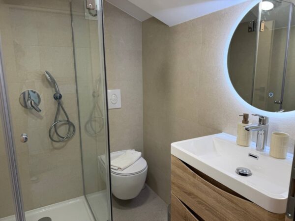 Gallery Thumbnail https://makarska-touristik.com/wp-content/uploads/2026/06/Sunset-apartman-Tucepi-7.jpg