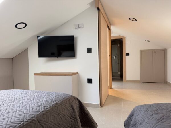 Gallery Thumbnail https://makarska-touristik.com/wp-content/uploads/2026/06/Sunset-apartman-Tucepi-9.jpg