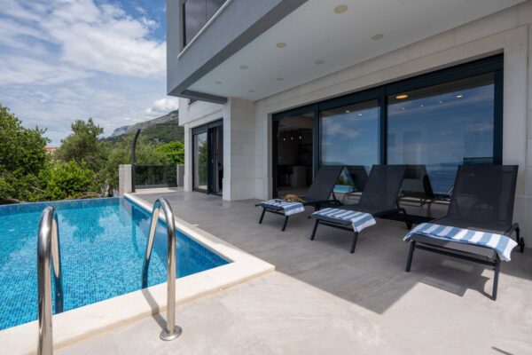 Gallery Thumbnail https://makarska-touristik.com/wp-content/uploads/2026/06/Villa-Lux55-11.jpg