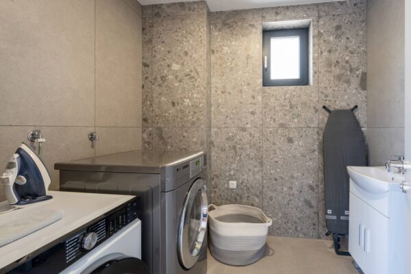 Gallery Thumbnail https://makarska-touristik.com/wp-content/uploads/2026/06/Villa-Lux55-36.jpg